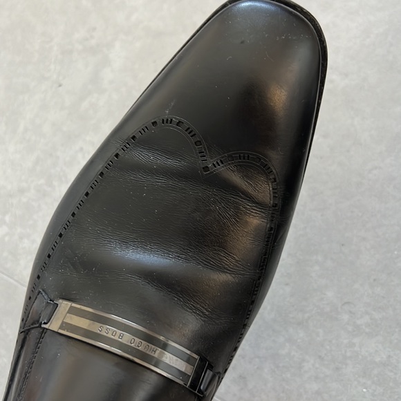 Hugo Boss men’s leather shoes, size 8 - Picture 6 of 7
